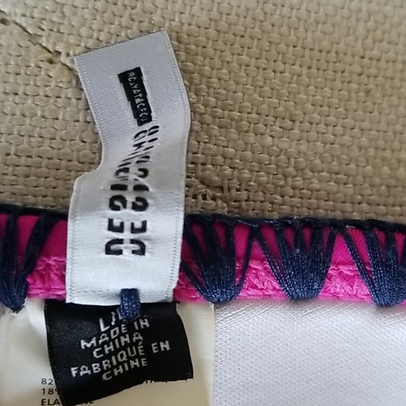 Bikini - Picture 7 of 8